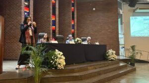 Representante do Cofen destaca cuidado a pacientes oncológicos em evento de estomaterapia da UERJ