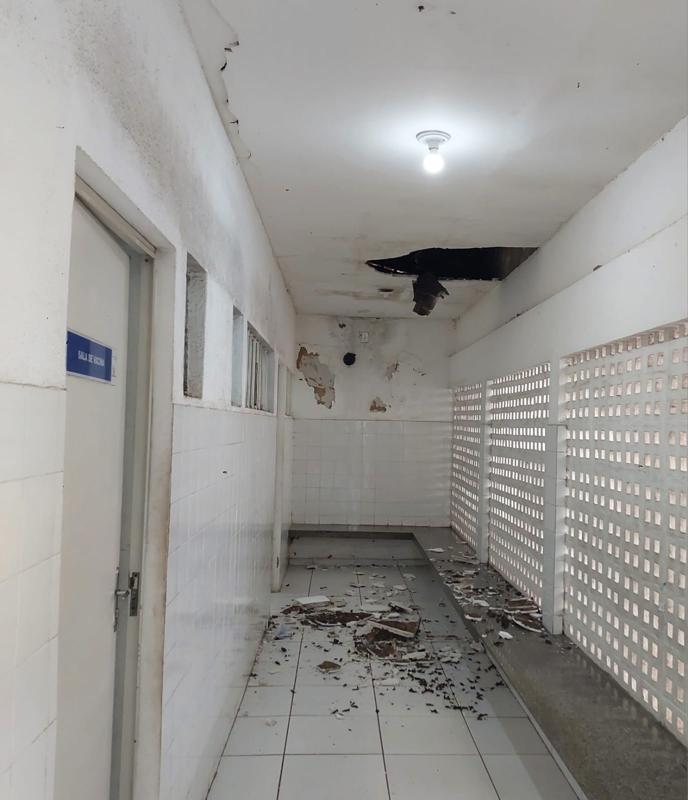 Teto cede durante fiscalização do Coren-PI e expõe situação crítica em UBS na zona Norte de Teresina