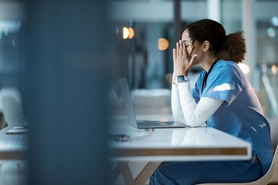 Dia Mundial da Saúde Mental: Enfermagem solidária oferece cuidado e apoio emocional