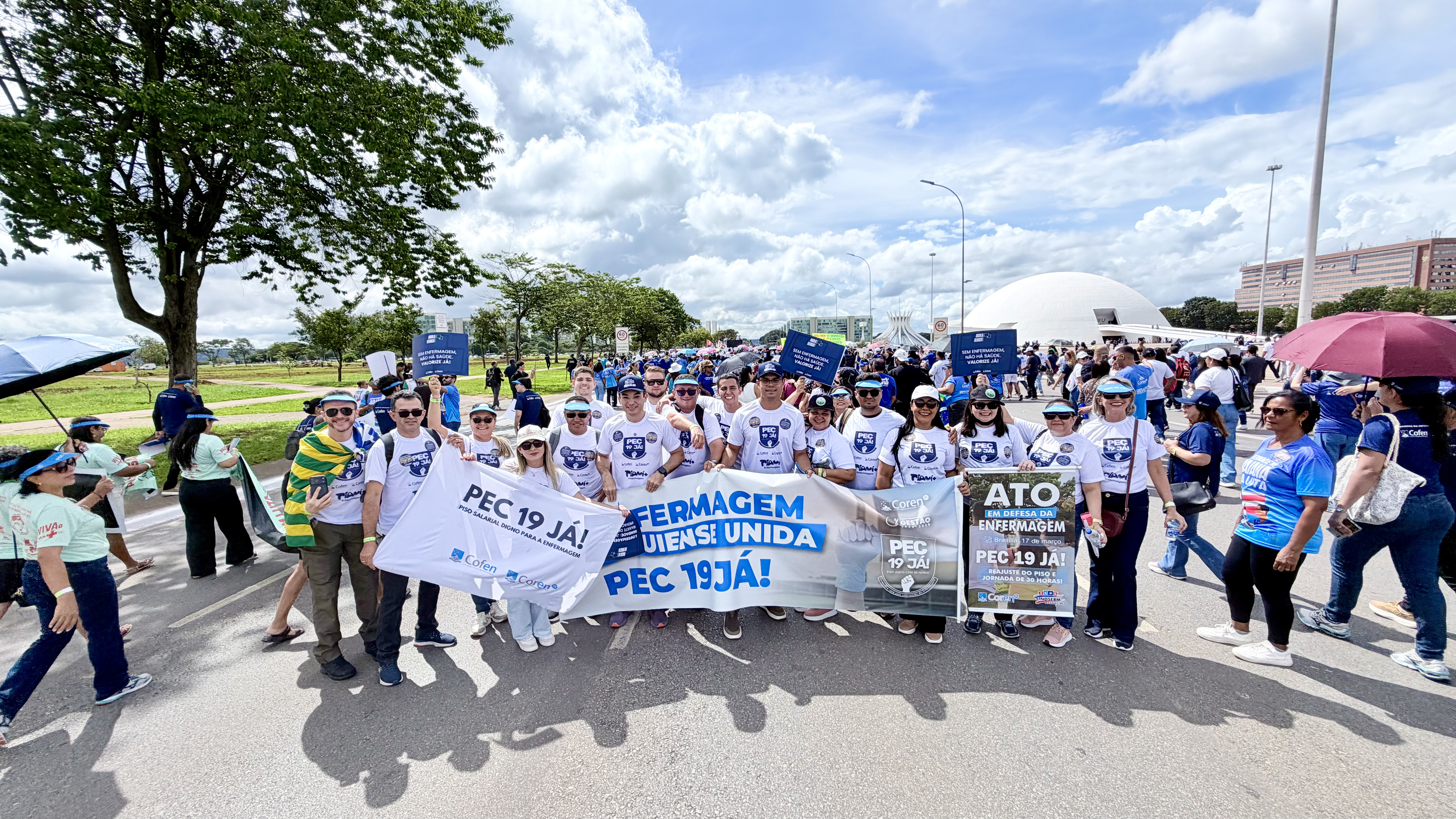 Enfermagem piauiense ocupa Brasília em defesa da PEC 19 e reforça luta nacional por valorização da categoria